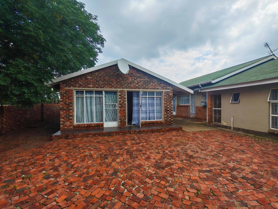 12 Bedroom Property for Sale in Die Bult North West